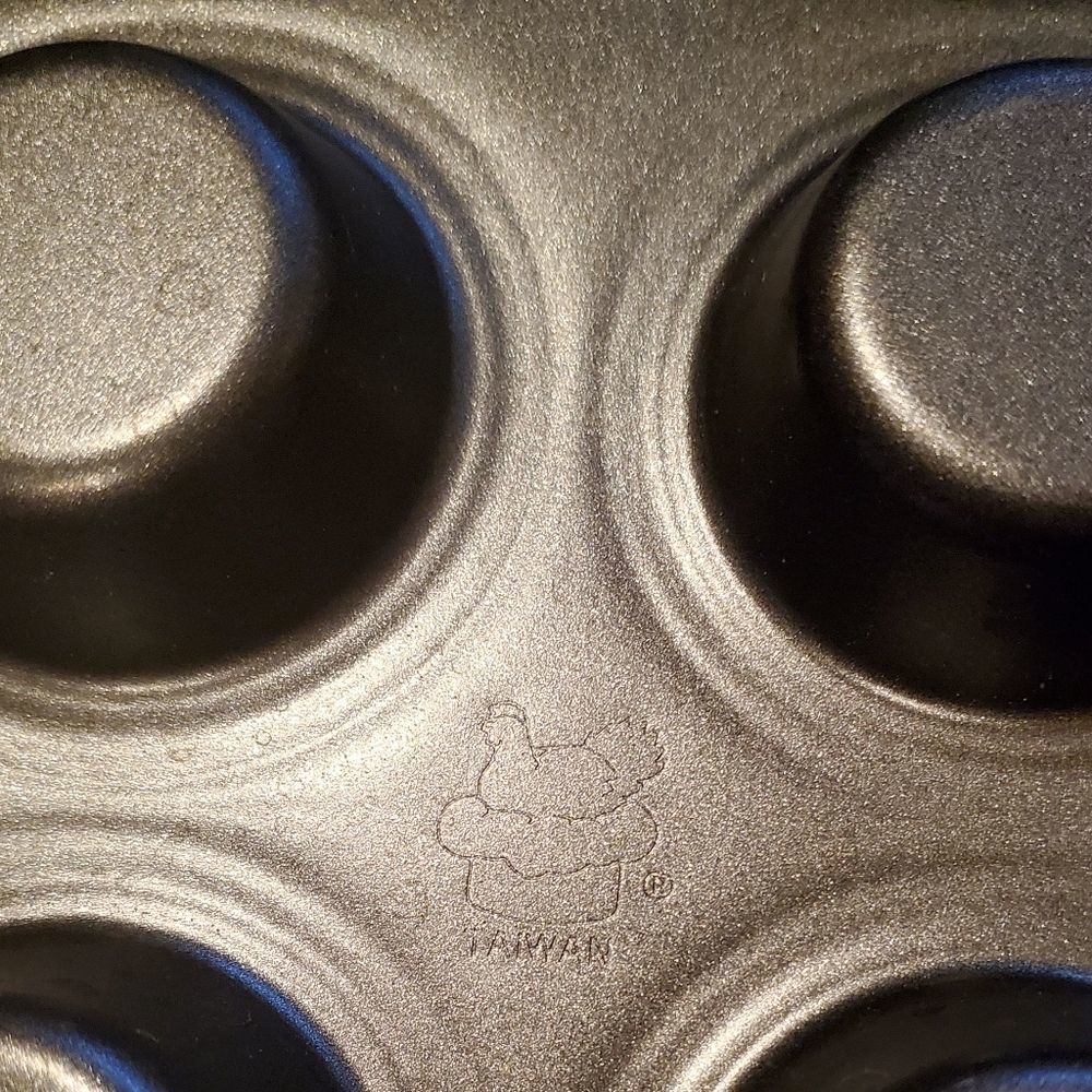 Pampered Chef Mini Muffin Pan #1 - Picture 3 of 5